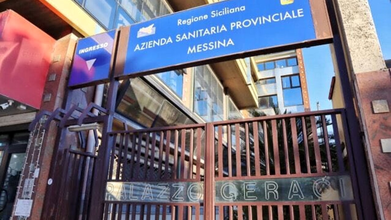 Conferenza stampa dell’Asp di Messina il prossimo giovedì 6 Febbraio alle 10.30 a palazzo Geraci. Sarà presentato il Programma Nazionale Equità nella Salute per contrastare la povertà sanitaria e socioeconomica. Oltre ai componenti della Direzione strategica, saranno presenti i sindaci dei comuni dei distretti interessati dai nuovi ambulatori di prossimità